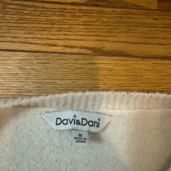 Davi & Dani Floral Embroidered Sweater - Picture 3 of 8